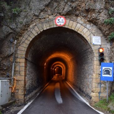 Η Σήραγγα Τοπολίων